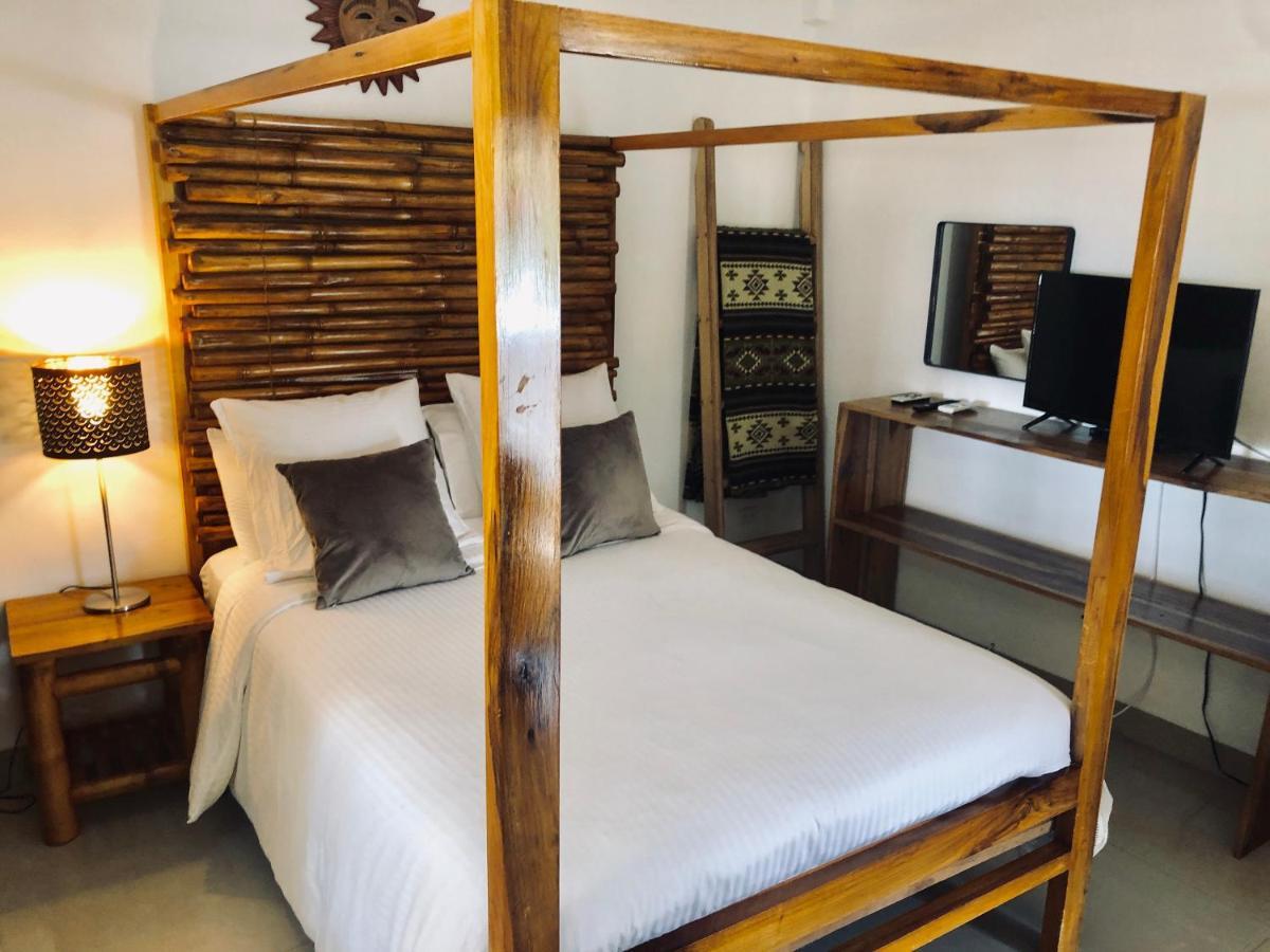 Nautilus Lodge Puerto López Екстериор снимка
