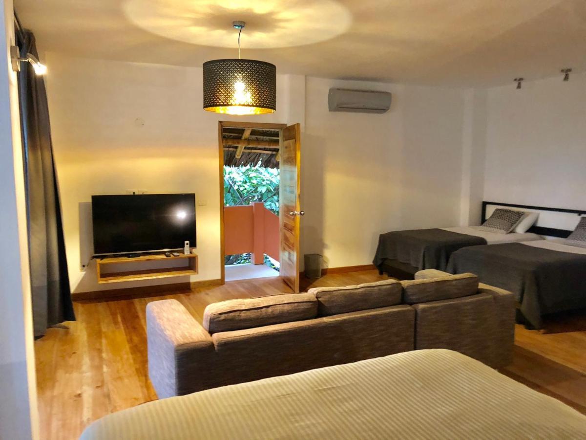 Nautilus Lodge Puerto López Екстериор снимка
