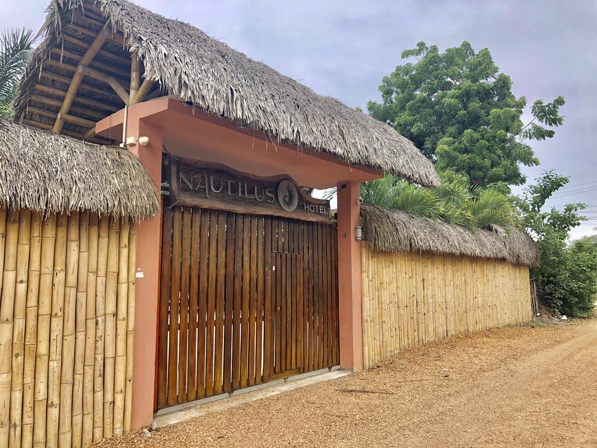 Nautilus Lodge Puerto López Екстериор снимка